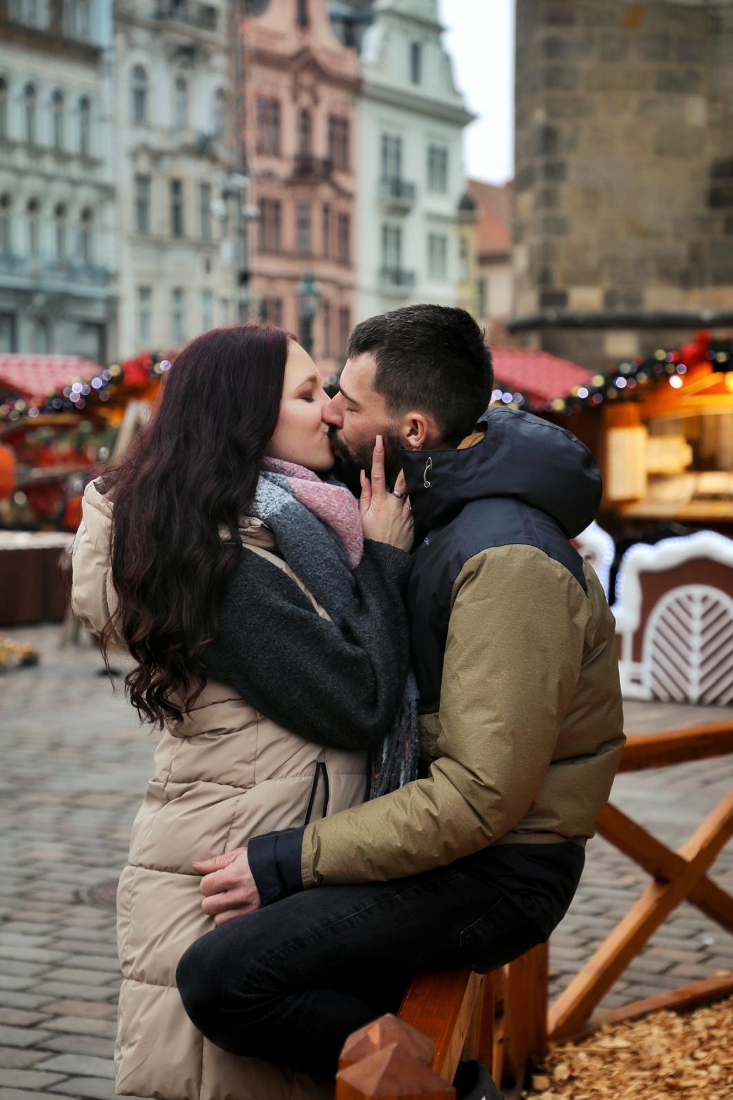 První polibek